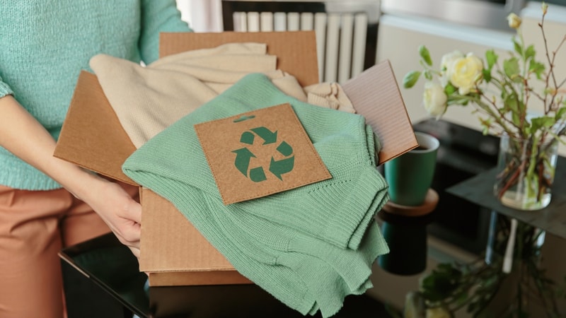 Shaping Online Fashion Platform Towards Sustainability